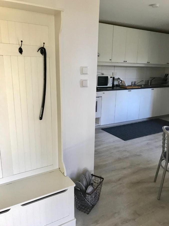 Ferienwohnung Rymlig Laegenhet I Avdelat Hus Med Egen Parkering Kaglinge Exterior foto