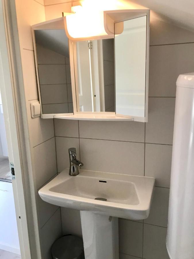 Ferienwohnung Rymlig Laegenhet I Avdelat Hus Med Egen Parkering Kaglinge Exterior foto